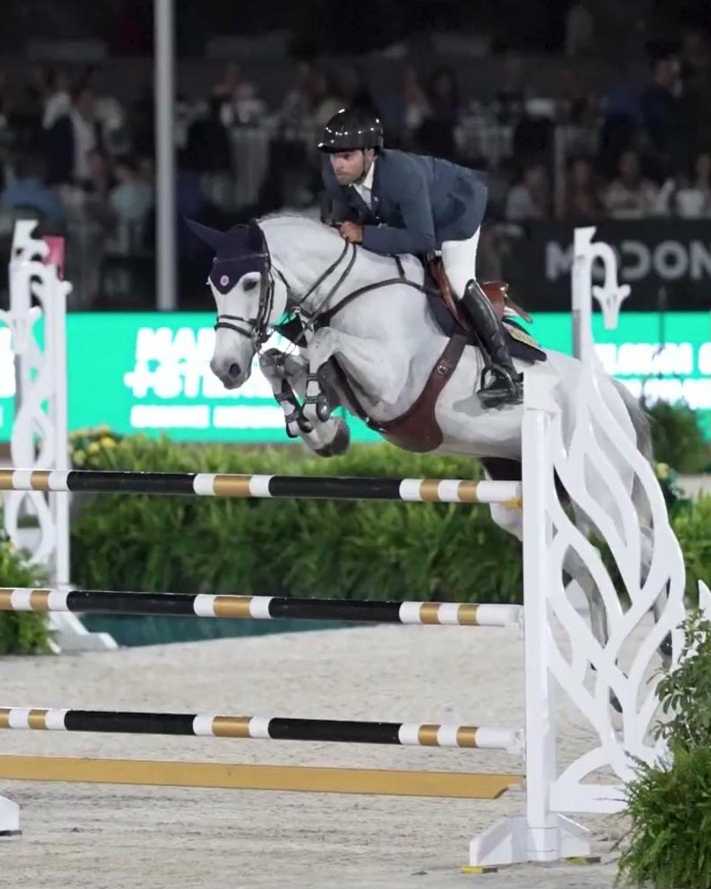 Daniel Bluman jumping at the Winter Equestrian Festival